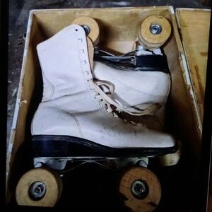 Vintage Chicago Co. Roller skates wooden wheels with case 8.5 Womens Mens 7.5